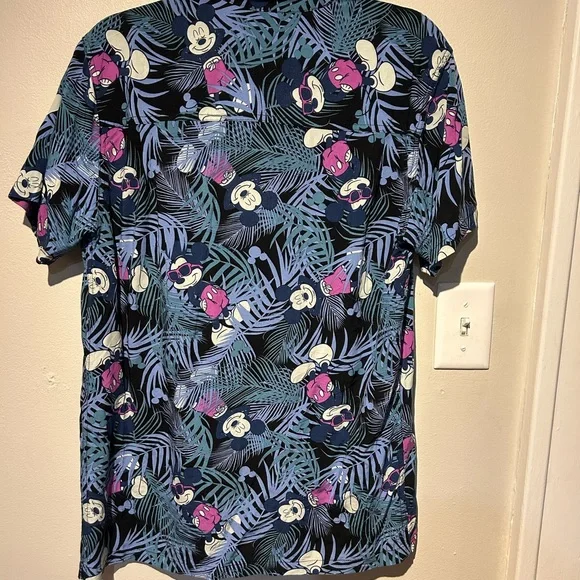 Disney 100% Rayon Men's Blue Mickey Mouse Tropical Hawaiian Shirt - Picture 2 of 6